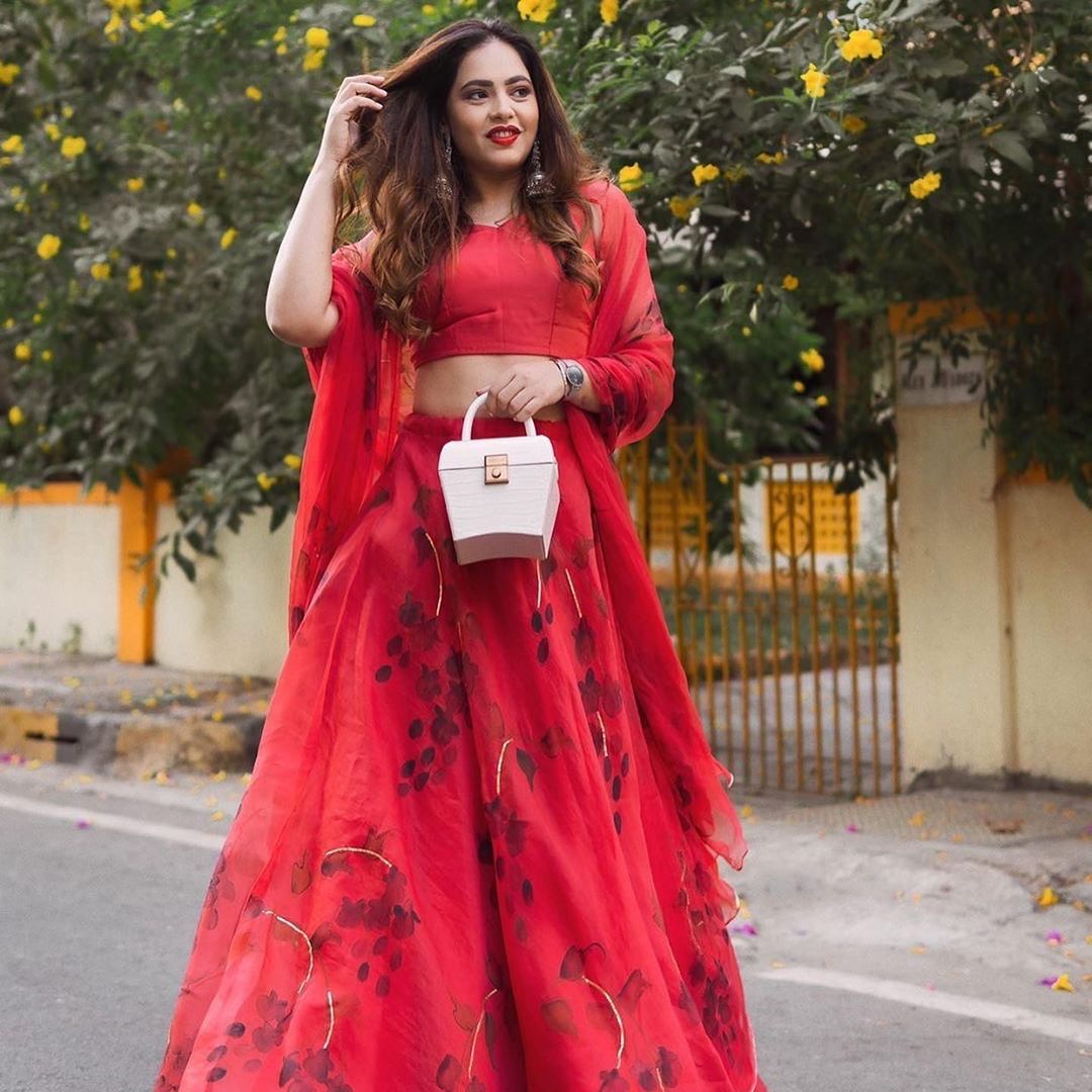 Organza Lehenga in Red – Picchika